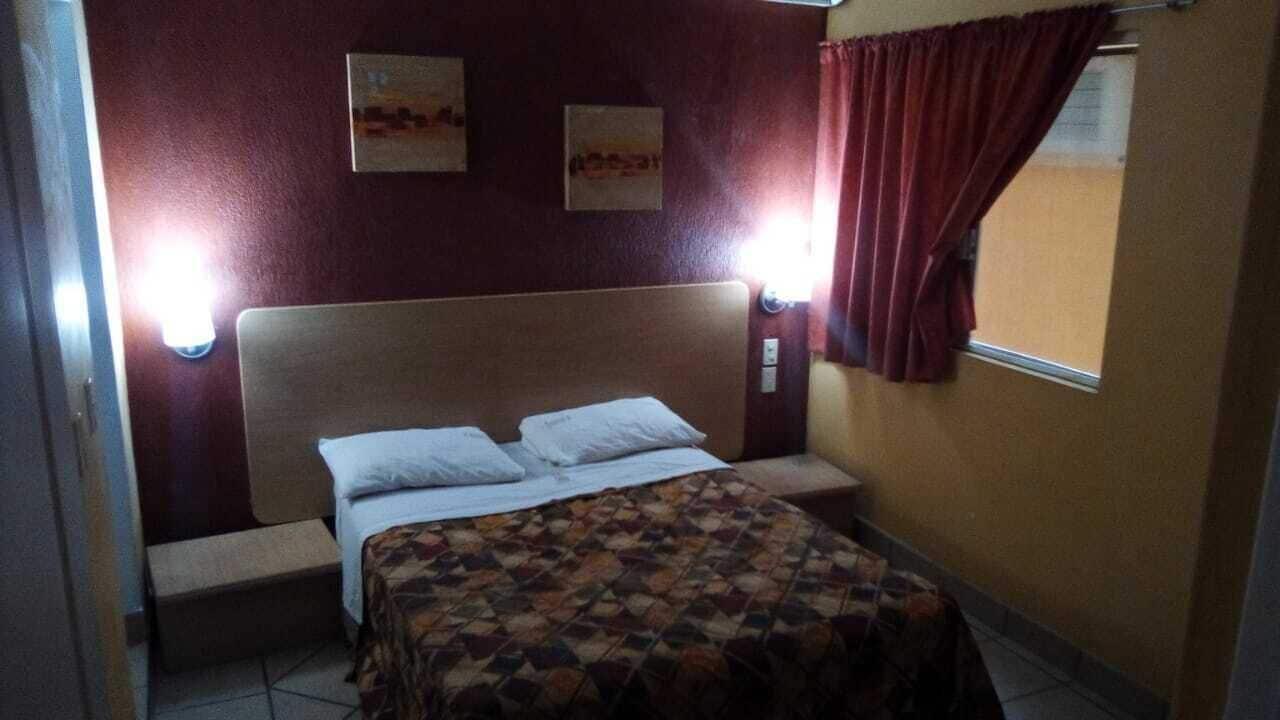 Hotel Castilla Y Leon Guadalajara Ngoại thất bức ảnh