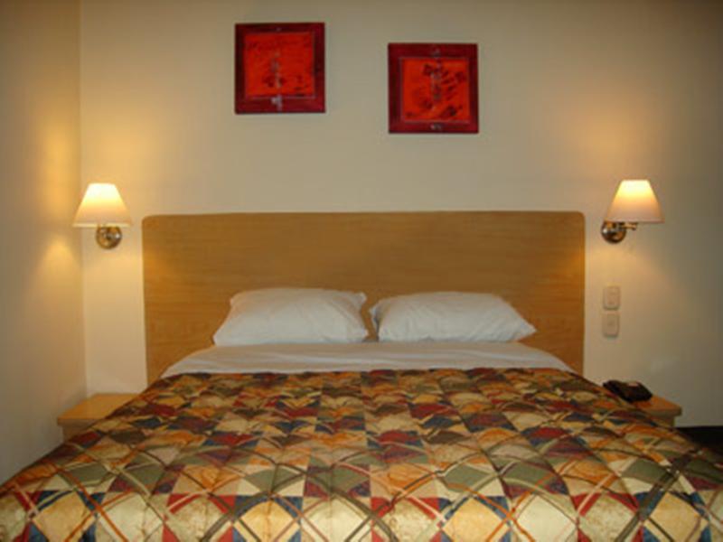 Hotel Castilla Y Leon Guadalajara Ngoại thất bức ảnh